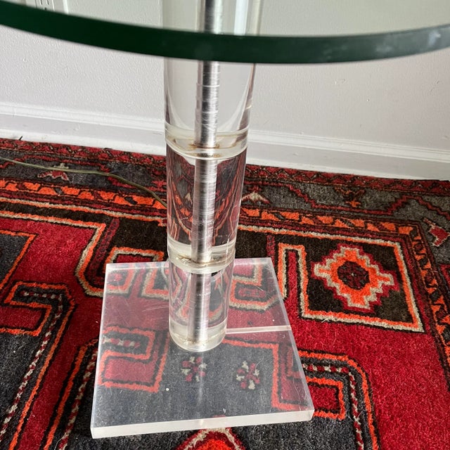 Mid-Century Modern 1970s Mid-Century Modern Stacked Lucite Floor Lamp With Glass Table For Sale - Image 3 of 8