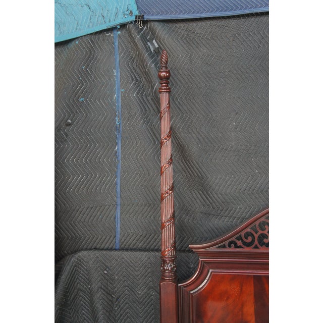 Late 20th Century Late 20th Century Attributed to Thomasville Georgian Flame Mahogany Queen 4 Post Open Pediment Fretwork Bed For Sale - Image 5 of 12
