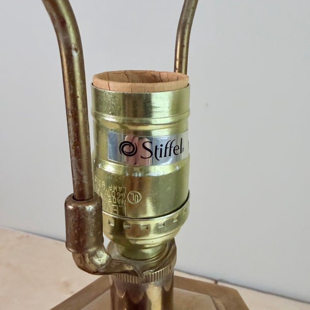 Vintage Stiffel Cream Ceramic & Brass Table Lamp, Octagonal Form For Sale In Chicago - Image 6 of 7