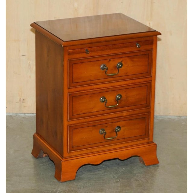 Burr Yew Bedside Tables from Bradley Furniture, Set of 2 For Sale - Image 3 of 18