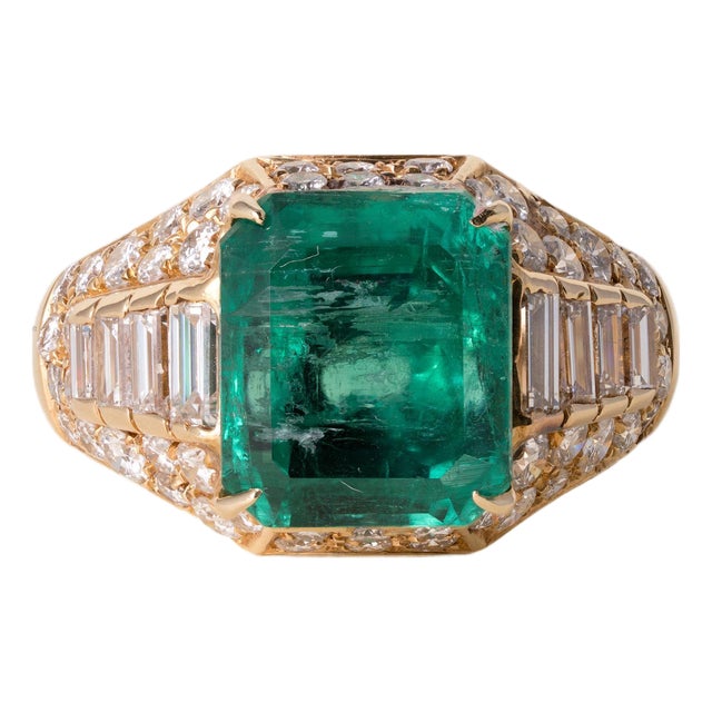 Vintage 18k Gold 4.90 Carat Green Emerald and Diamond Ring, Size 7.5 For Sale