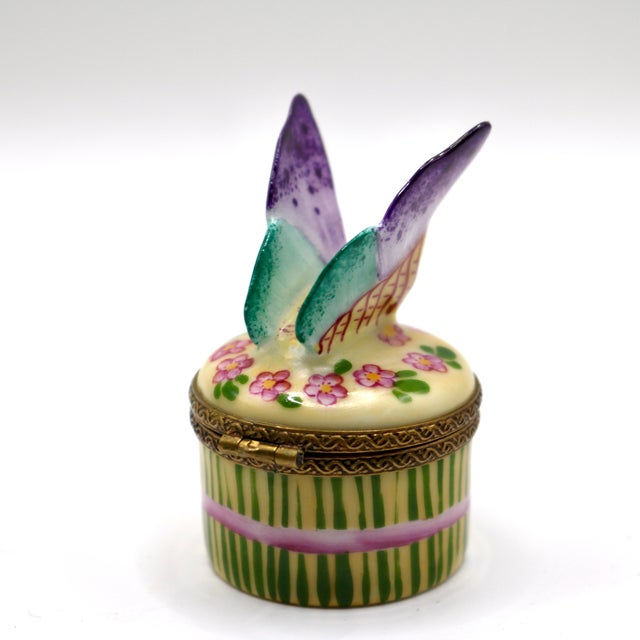Limoges, France Vintage Chamart Exclusives Limoges Hand-Painted "Butterfly" Porcelain Hinged Trinket Box For Sale - Image 4 of 11