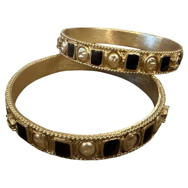 Two 1990s Iconic Gold Plated Metal and Black Enamel Bangle Bracelets by Chanel For Sale - Image 6 of 11