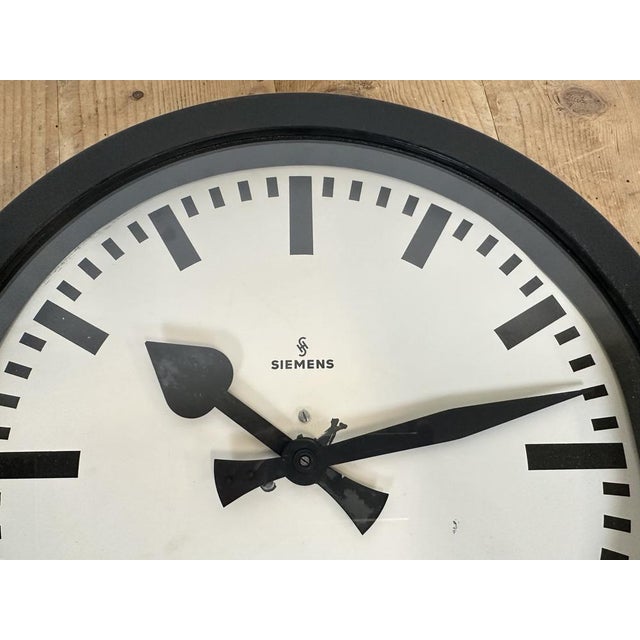 Black Industrial Factory Wall Clock from Siemens, 1950s For Sale - Image 12 of 17