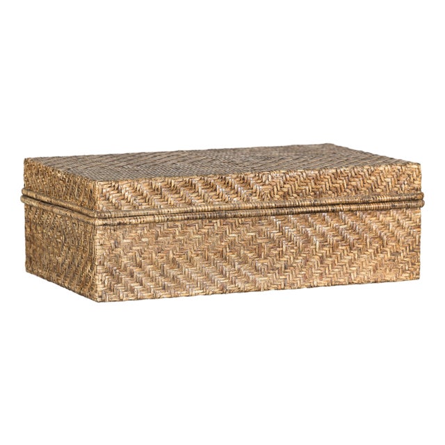 Vintage Country-Style Rectangular Rattan Storage Box with Hinged Lid For Sale