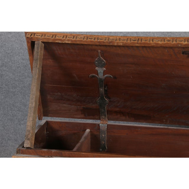 Antique Chest in Walnut, 1730 For Sale - Image 16 of 18