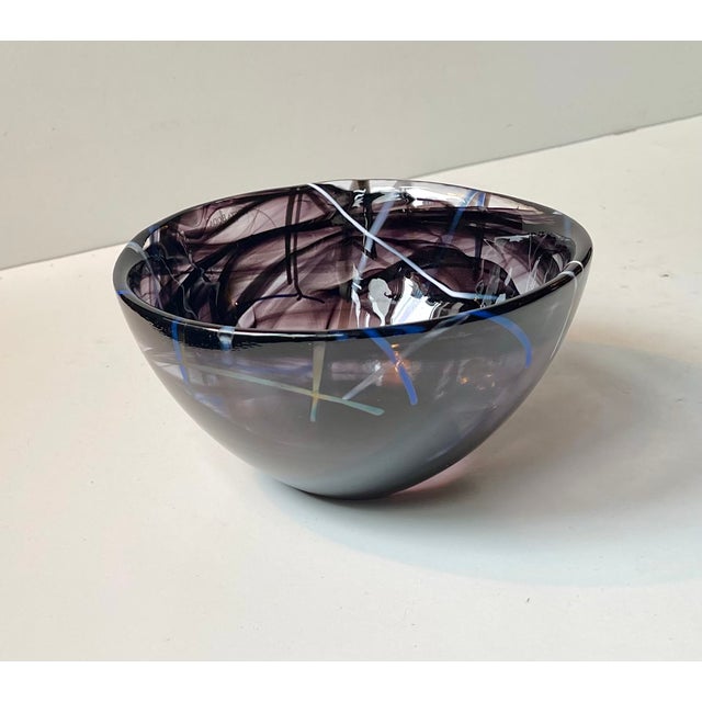 1990s Contrast Art Glass Bowl by Anna Ehrner for Kosta Boda, 1990s For Sale - Image 5 of 8