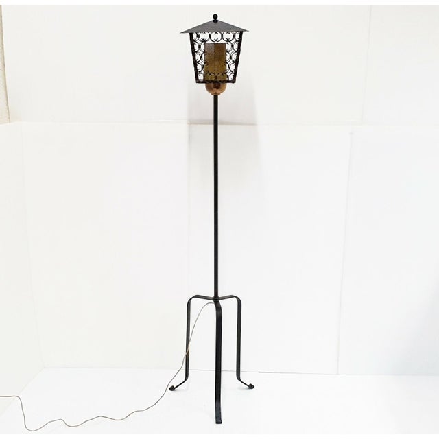 Good overall condition. Usual signs of wear, slight oxidation. Working order. Height 185 cm. Base 40 x 36 cm. The top...