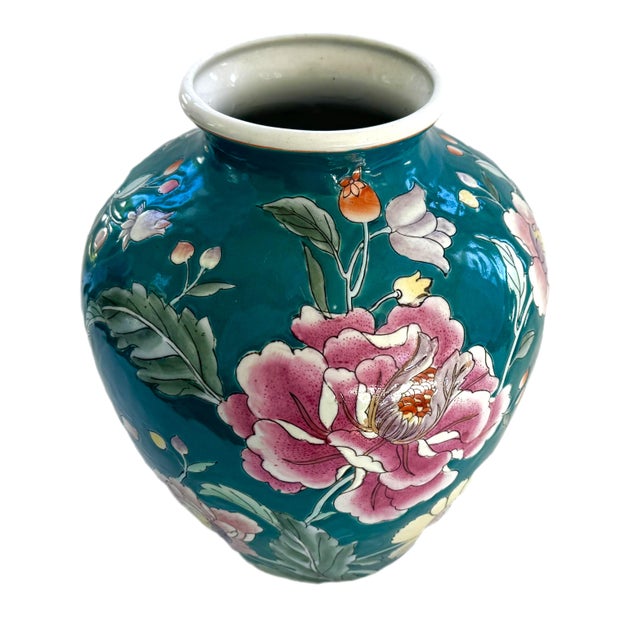 1970s Vintage Green Chinoiserie Vase With Pink Flowers For Sale - Image 5 of 5