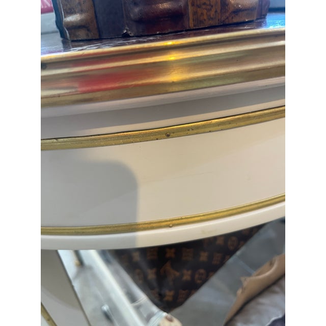 Wood Neoclassical Style White & Gold Guéridon Accent Table – Light Brown Marble For Sale - Image 7 of 14