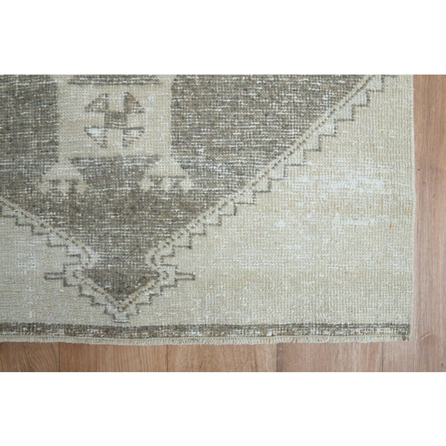 Beige 1970s Vintage Handmade Wool Cotton Beige Area Rug For Sale - Image 8 of 11