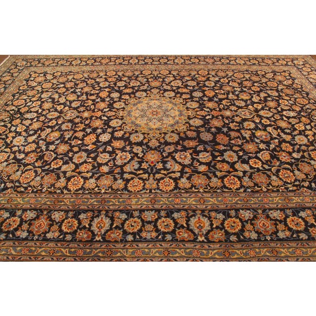Textile Middle Eastern Rug in Wool For Sale - Image 7 of 11