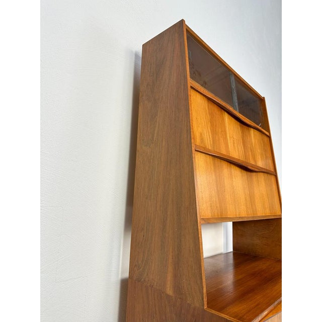 Mid-Century Modern Vintage Walnut Cabinet by Franz Ehrlich for VEB Deutsche Werkstätten Hellerau, 1950s For Sale - Image 3 of 17