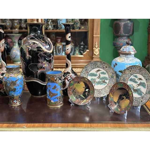 Pair of Meiji Japanese Cloisonne Enamel Plates Goto School Lotus and Insects For Sale - Image 12 of 16