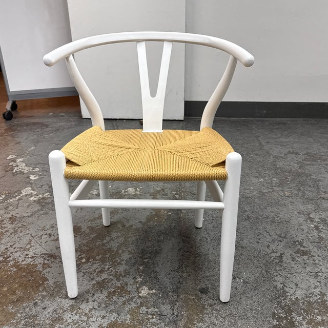 Design Plus Gallery presents the Amish Wood Rope Dining Chair from Modway. This chair pairs a white solid elm wood frame...