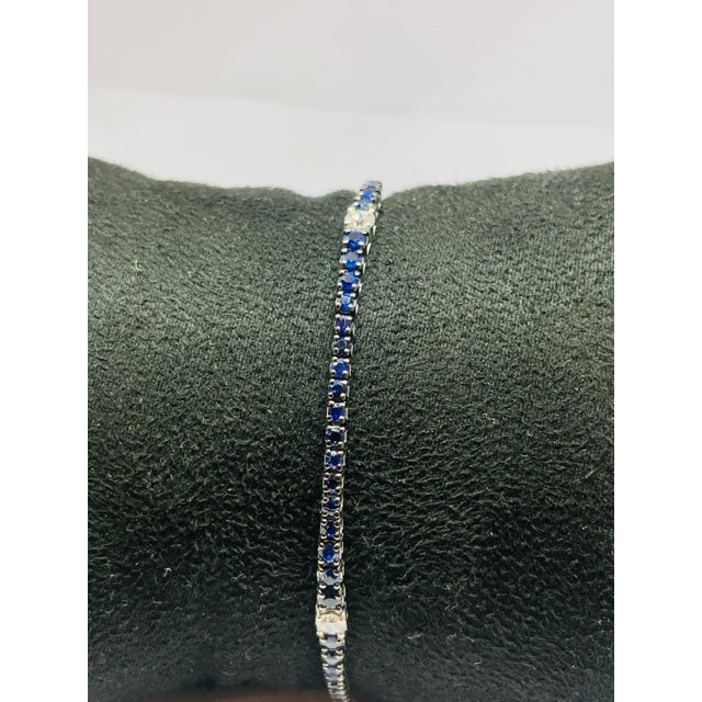 Natural 18k Gold Blue Sapphire 2.74ct & Diamond 0.45ct Bracelet For Sale In New York - Image 6 of 8