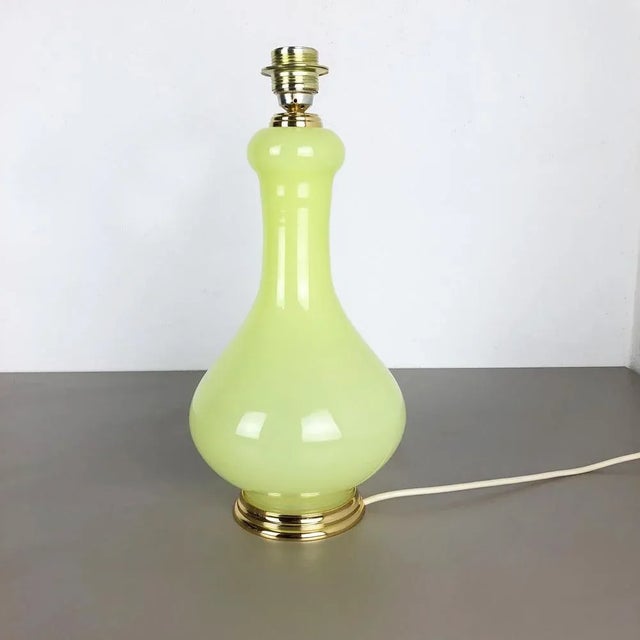 Large Opaline Murano Glass Table Light from Cenedese Vetri, Italy, 1960s For Sale - Image 13 of 15