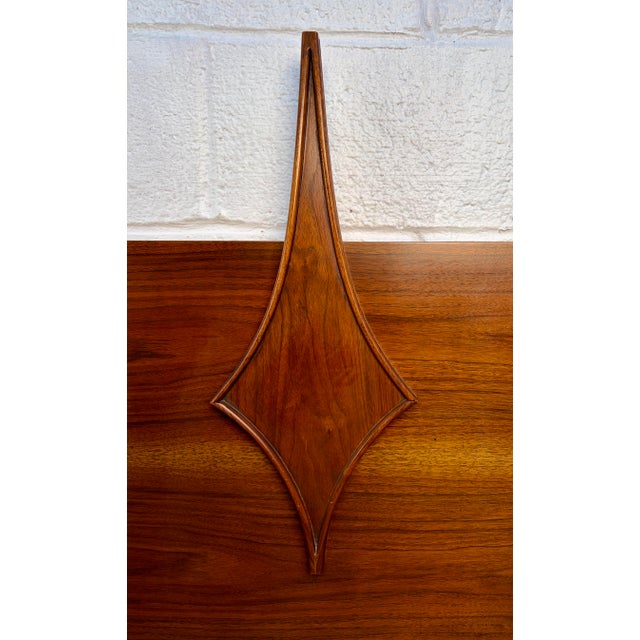 Brown Mid-Century Modern Queen-Sized Sculptural Headboard in Walnut For Sale - Image 8 of 14