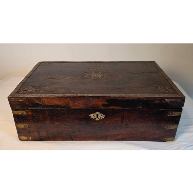 19th Century Anglo Indian Brass Strapped Rosewood Campaign Vanity Dressing Box For Sale - Image 4 of 18