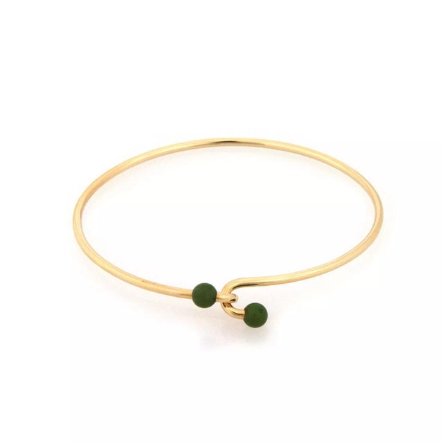 Gold Tiffany & Co. Jade 14k Yellow Gold Wire Hook Bangle Bracelet For Sale - Image 8 of 9