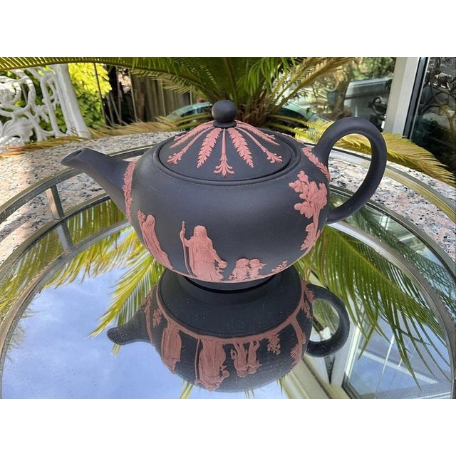 Wedgwood Black Basalt and Terracotta Teapot, 1988 For Sale - Image 3 of 18