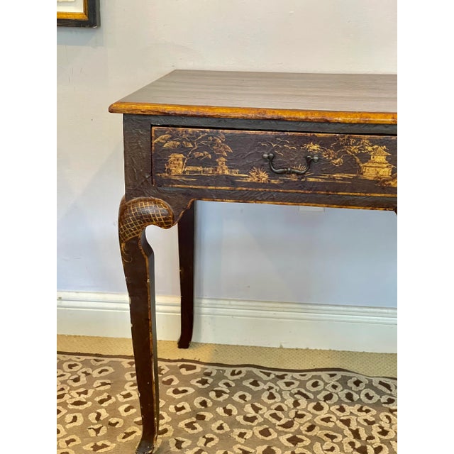 English Georgian Style Chinoiserie Lacquered Parcel Textured Gilt Desk For Sale - Image 4 of 18