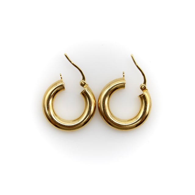 Vintage Italian 18k Gold Macaroni Hoop Earrings, Pair For Sale In Los Angeles - Image 6 of 8
