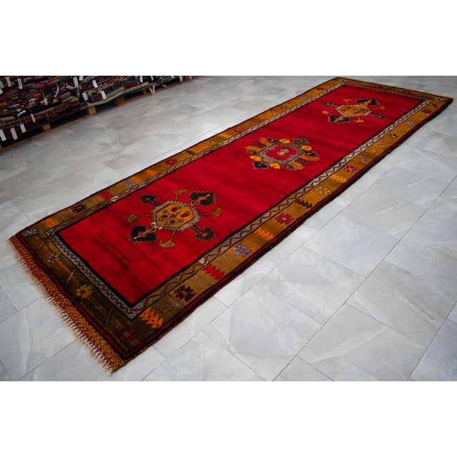 Red 1950s Masterpiece Hand Knotted Turkish Rug for Living Room, Large Runner Rug, Gallerie Rug, Kitchen Decor- 4′7″ X 13′5″ For Sale - Image 8 of 17