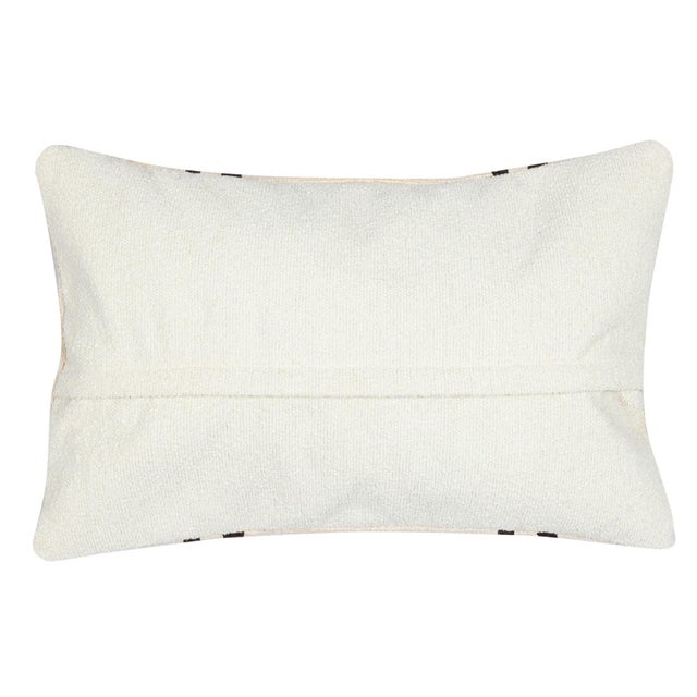 16"x24" SET OF 2 - Vintage Kilim Cushion Covers. A pair of Lumbar Pillow Covers For Sale - Image 4 of 4