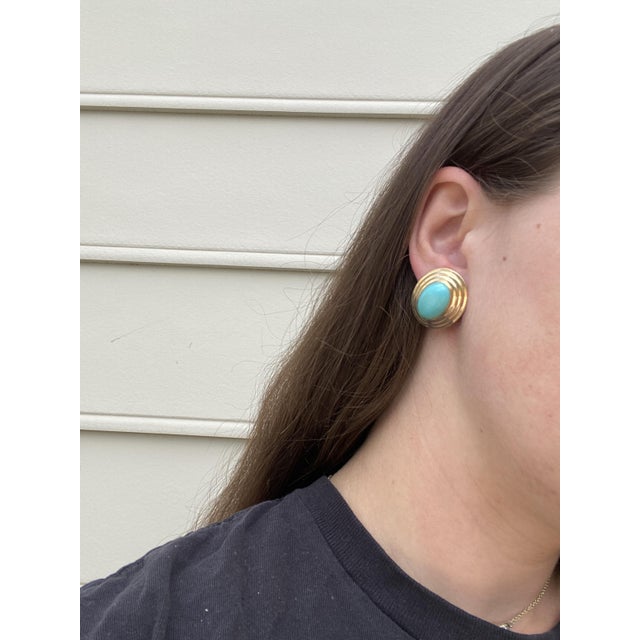 1940s Vintage Large Turquoise Oval Stud Earrings, 14k Yellow Gold, Length 1 Inch, Pair For Sale - Image 5 of 5