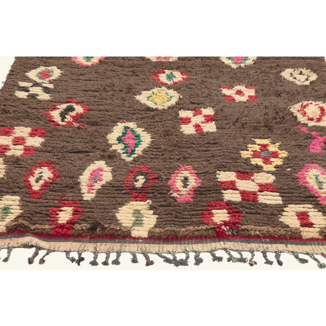 Berber Tribes of Morocco Earth-Tone Vintage Azilal Moroccan Rug, 04'01 X 07'11 For Sale - Image 4 of 10