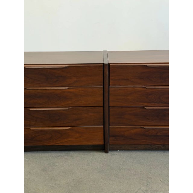 Mid-Century Modern Mid 20th Century Barzilay Double Dresser, Attributed For Sale - Image 3 of 17