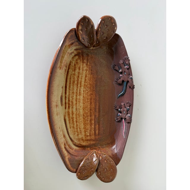 1990s Vintage Helen Helwig Lizard & Cactus Motif, Signed Studio Pottery Tray For Sale - Image 5 of 10