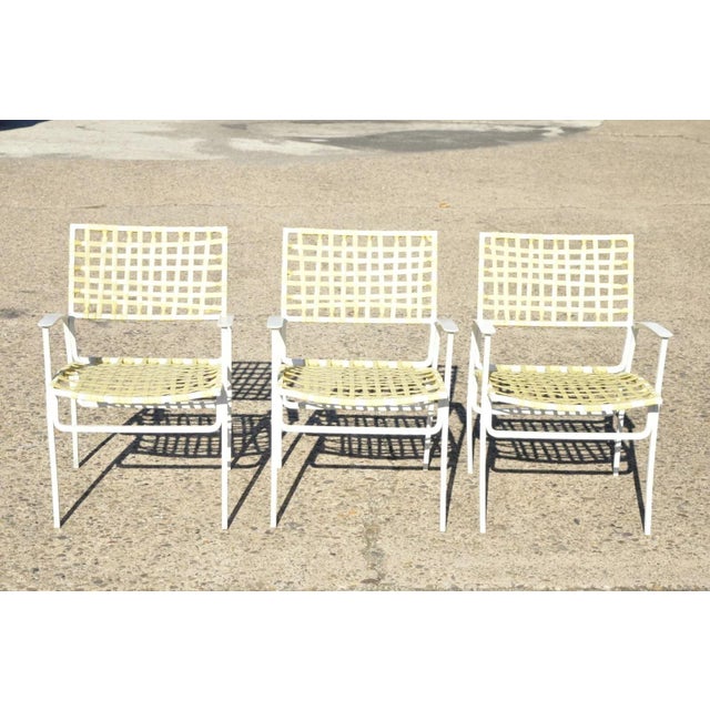 Mid 20th Century Medallion Aluminum Yellow Woven Vinyl Strap Patio Pool Lounge Chair For Sale - Image 9 of 10