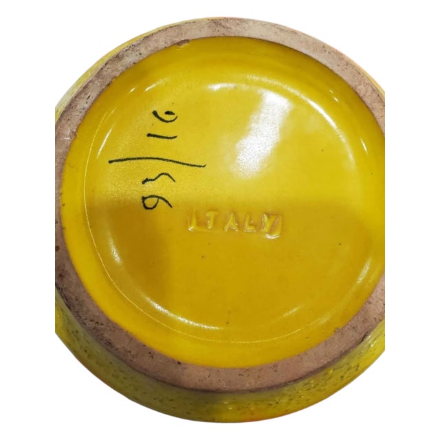 Vintage Italy Aldo Londi For Bitossi Lemon Yellow Bring a touch of mid‑century Italian artistry into your home with this...