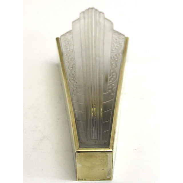 French Art Deco Sconce with Brass Fixture and Glass Shade, 1930s For Sale - Image 4 of 10