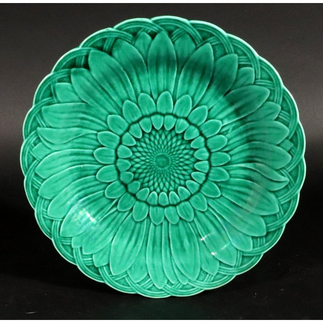 Wedgwood Wedgwood Green Majolica Earthenware Sunflower Plates Set (15) For Sale - Image 4 of 11