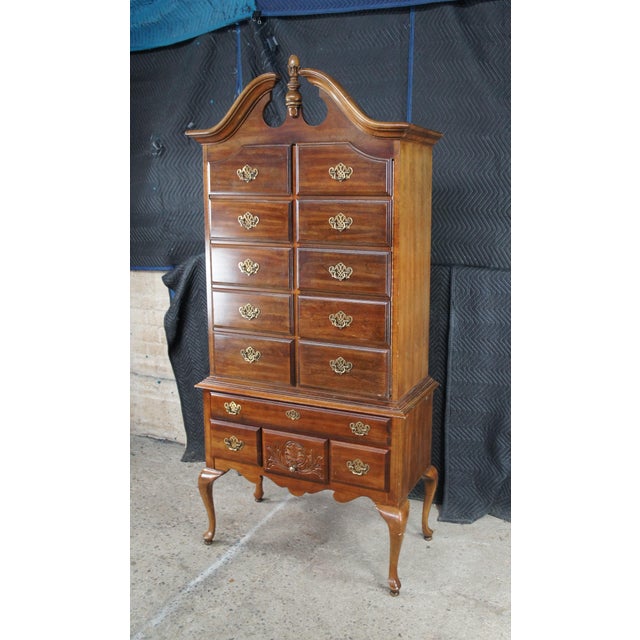 1980s American Drew Queen Anne Style Cherry Highboy Dry Bar Liquor Display Cabinet For Sale - Image 4 of 16