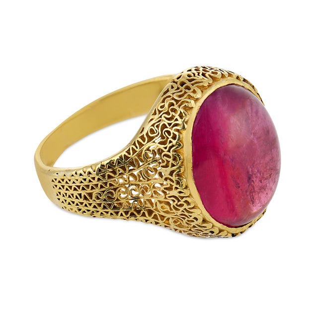 1940s 1940s Retro 9.00 Carat Pink Tourmaline 18k Yellow Gold Ring, Size 8.25 For Sale - Image 5 of 5