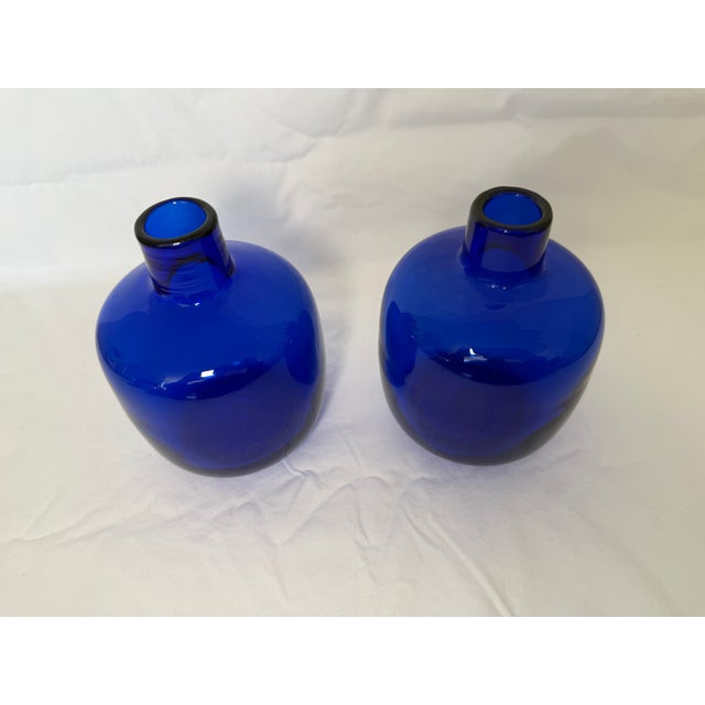 Pair Vintage 5.25" X 4" Blenko Cobalt Blue Art Bubble Glass Bud Vases, Hand Blown, Joel Myers Design For Sale - Image 9 of 13