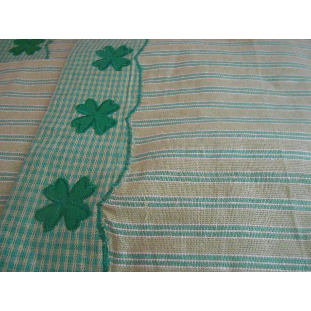 1990s Jahara St Patricks Day Irish Shamrock Green Gingham Appliqued Placemats- Set of 4 For Sale - Image 4 of 6