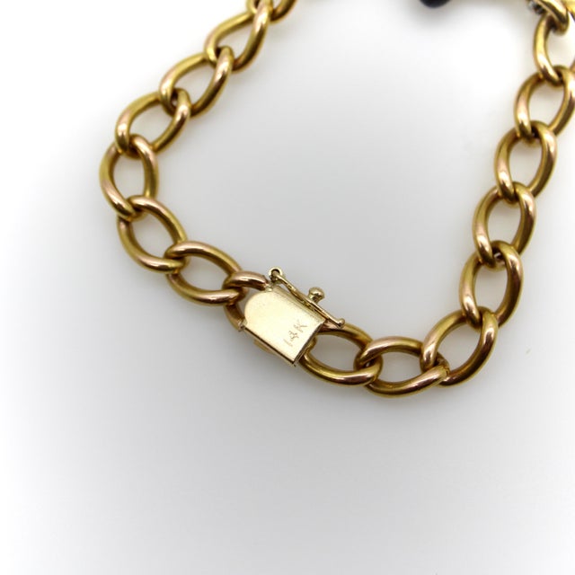Victorian Late 19th Century Victorian 14k Gold Curb Link Bracelet With No-Heat Sugarloaf Sapphire and Old Mine Cut Diamonds For Sale - Image 3 of 10
