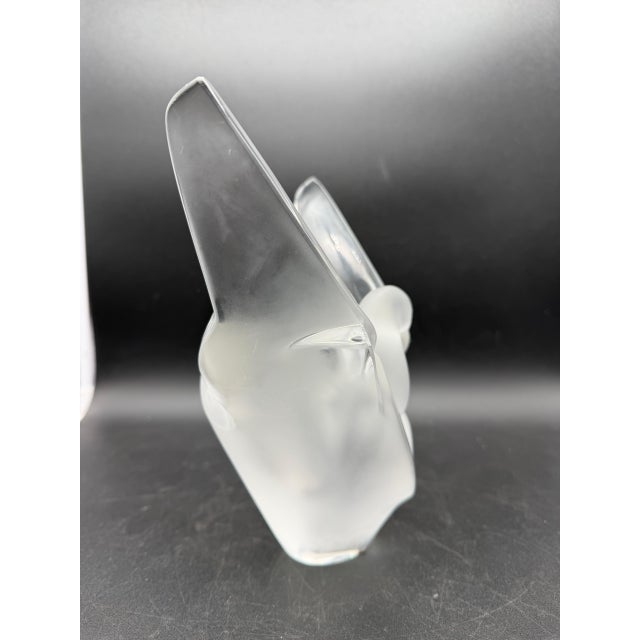 Sylvie Vase in Satin Crystal Depicting Two Doves from Lalique, 1950s For Sale - Image 4 of 11
