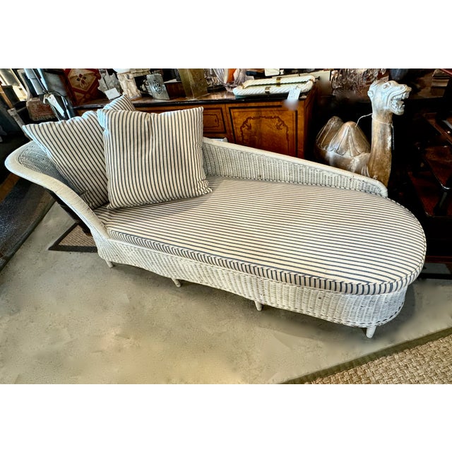 Wicker Chaise Longue or Daybed/Recamier, C. 1925 - 1935 For Sale - Image 4 of 5
