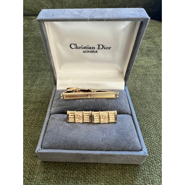 Gold Rare Monsiuer Vintage Christian Dior Gold Plate Cufflinks & Tie Clip In Original For Sale - Image 8 of 10