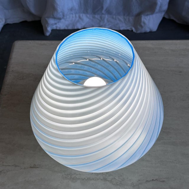 Mid-Century Italian Murano Glass Swirl Mushroom Table Lamp with Brass Base, 1970s For Sale - Image 6 of 18