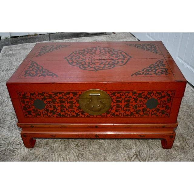 Antique Wood Trunk Table Vintage Chinese Red Lacquer Asian Stand Coffee For Sale - Image 10 of 12