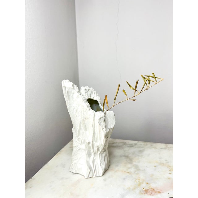 1960s Mid-Century Mineral-Shaped Bisque Porcelain Vase from Hutschenreuther, Germany, 1960s For Sale - Image 5 of 9