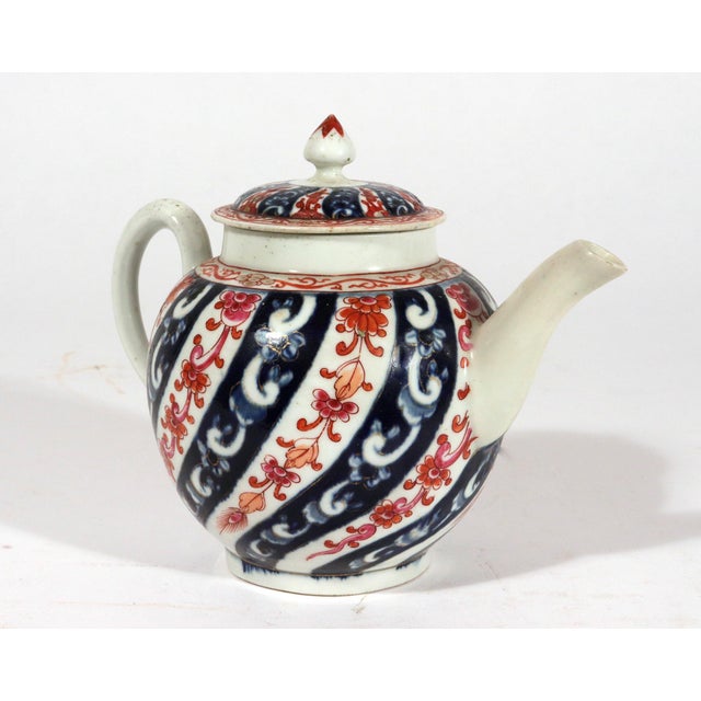Blue First Period Worcester Porcelain Queen Charlotte Pattern Teapot & Cover For Sale - Image 8 of 12