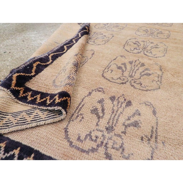 Galerie Shabab Collection Mid-20th Century Turkish Konya Rug For Sale In New York - Image 6 of 6